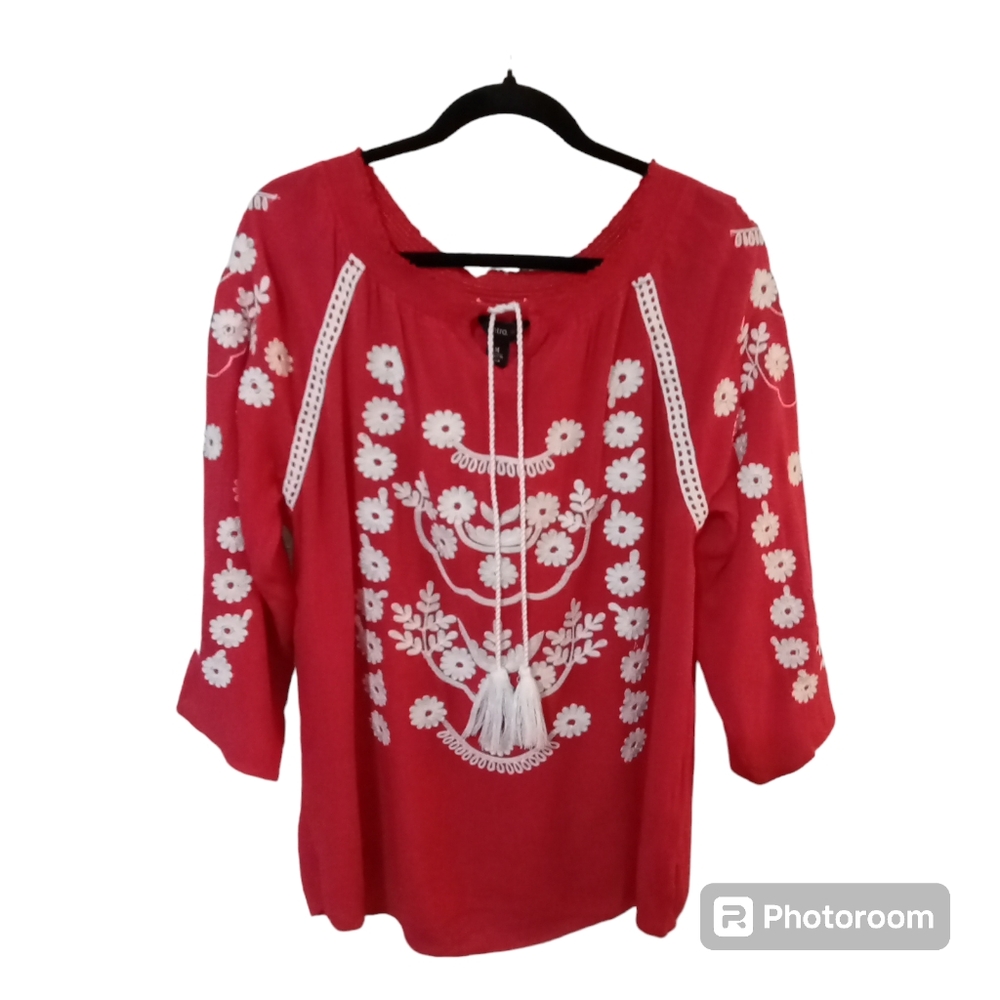 Intro red boho top w/ white embroidery and lace detail, Ladies sz M
